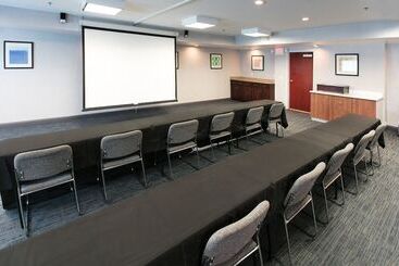 Holiday Inn Express Hotel & Suites Cincinnati Southeast Newport, An Ihg