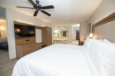 Holiday Inn Express Hotel & Suites Clinton, An Ihg