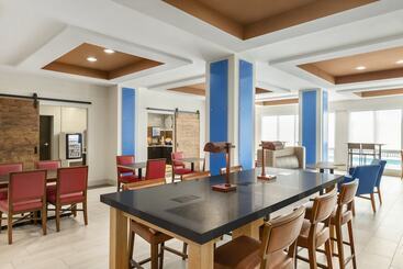 Holiday Inn Express Hotel & Suites Fort Myers East   The Forum, An Ihg