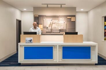 Holiday Inn Express Hotel & Suites Fort Myers East   The Forum, An Ihg