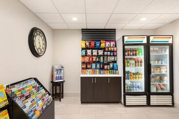 Holiday Inn Express Hotel & Suites Fort Myers East   The Forum, An Ihg