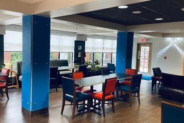 Holiday Inn Express Hotel & Suites  Gadsden, An Ihg