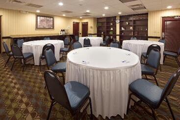 Holiday Inn Express Hotel & Suites  Gadsden, An Ihg
