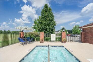 Holiday Inn Express Hotel & Suites  Gadsden, An Ihg