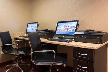 Holiday Inn Express Hotel & Suites Grand Rapids North, An Ihg