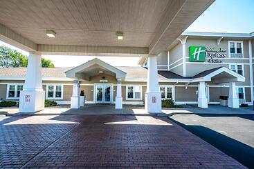 هتل Holiday Inn Express & Suites Iron Mountain, An Ihg