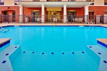 Holiday Inn Express Hotel & Suites Jackson Flowood, An Ihg