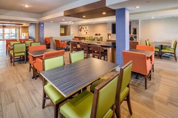 Holiday Inn Express Hotel & Suites Modesto Salida, An Ihg
