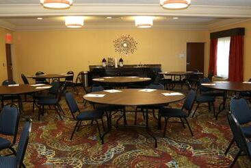 Holiday Inn Express Hotel & Suites Saginaw, An Ihg