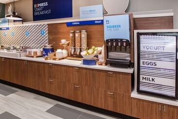 Holiday Inn Express Hotel & Suites Saginaw, An Ihg