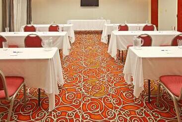 هتل Holiday Inn Express & Suites West By Ihg