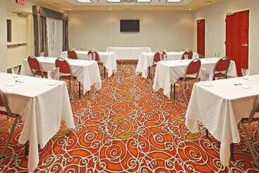 هتل Holiday Inn Express & Suites West By Ihg