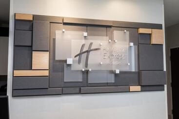 Holiday Inn Express Hotel & Suites Clinton, An Ihg