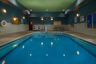 هتل Holiday Inn Express Lawrence, An Ihg