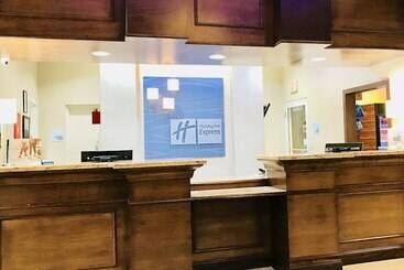 هتل Holiday Inn Express & Suites Kendall, An Ihg