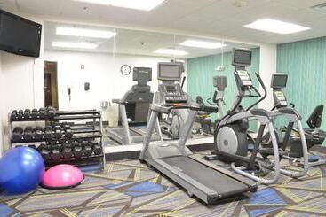 هتل Holiday Inn Express  Waterloo/cedar Falls, An Ihg