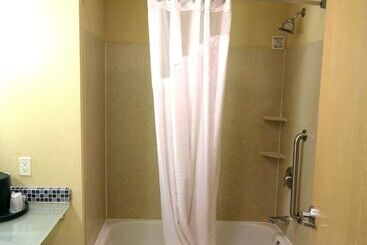 هتل Holiday Inn Houma By Ihg