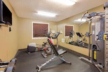 هتل Ramada By Wyndham Cold Lake
