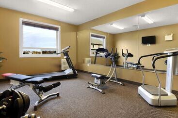 هتل Ramada By Wyndham Cold Lake