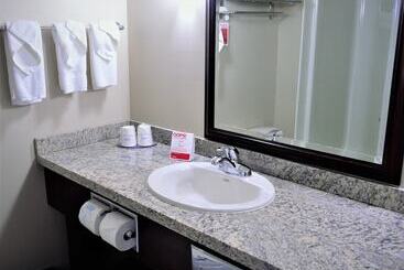 هتل Ramada By Wyndham Cold Lake