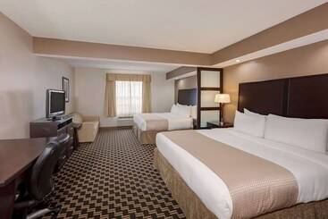 هتل Ramada By Wyndham Cold Lake