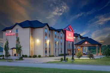 هتل Ramada By Wyndham Cold Lake
