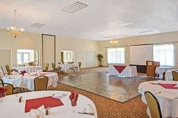 酒店 Ramada By Wyndham Saco/old Orchard Beach Area