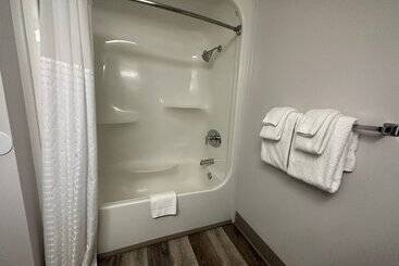 هتل Travelodge By Wyndham Barrie