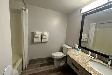 هتل Travelodge By Wyndham Barrie