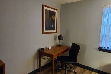 هتل Travelodge By Wyndham Barrie