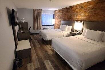 هتل Travelodge By Wyndham Barrie