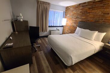 هتل Travelodge By Wyndham Barrie
