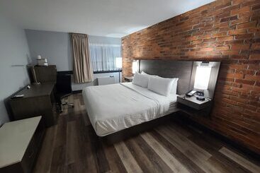 هتل Travelodge By Wyndham Barrie