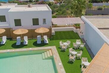 Ostria Hotel & Apartments