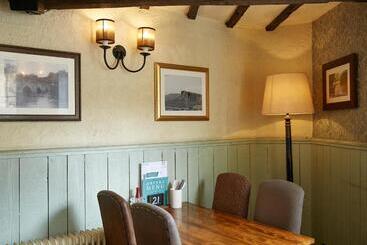 پانسیون Castle Inn By Greene King Inns