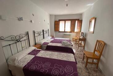 پانسیون Hostal La Alberca