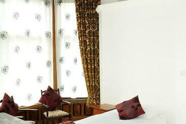 پانسیون Balmoral Guest House