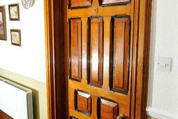 پانسیون Balmoral Guest House
