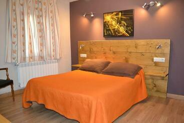 پانسیون Hostal Aribel Longinos