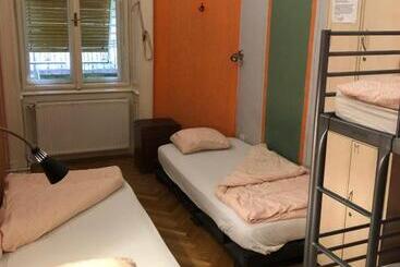 Baroque Hostel & Coworking