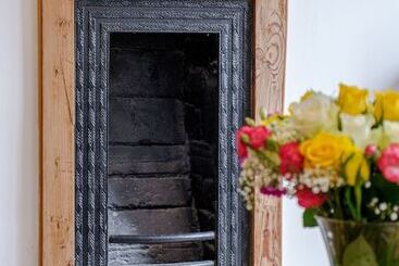 تختخواب و صبحانه White Hart Inn