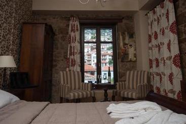 هتل Alexandros Guesthouse