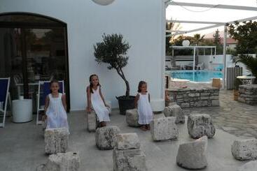 호텔 Apollon Resort