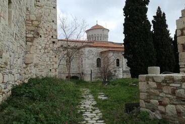 هتل Apollon Resort