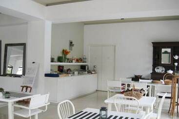 호텔 Apollon Resort