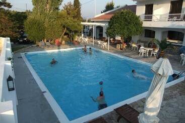 호텔 Apollon Resort