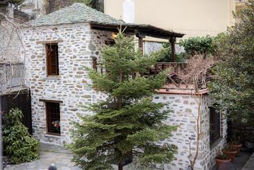 酒店 Archontiko Naoumidi
