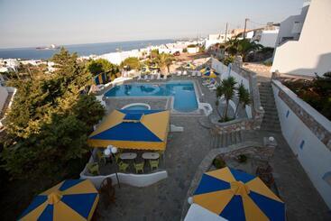 هتل Azolimnos Bay