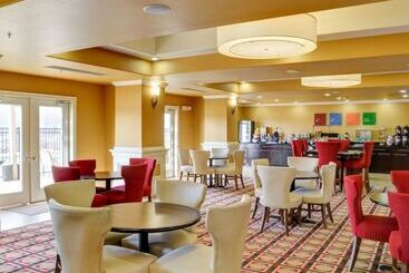 هتل Comfort Inn & Suites Fort Smith I540
