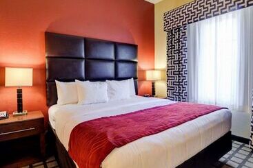 هتل Comfort Inn & Suites Fort Smith I540